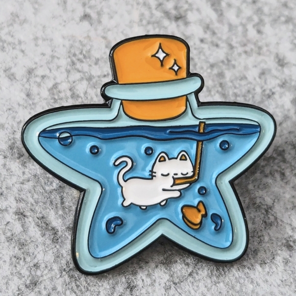 Snorkeling Cat in a Star Bottle Pin Enamel Lapel Brooch - Picture 1 of 3